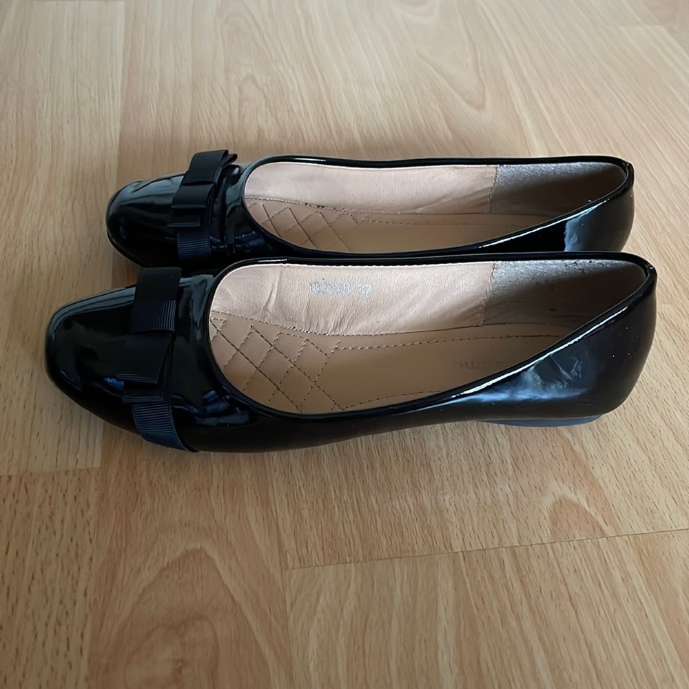 Black flats, size 37